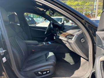 BMW 530d xDrive Luxury Line Ferngesteuertes Parken