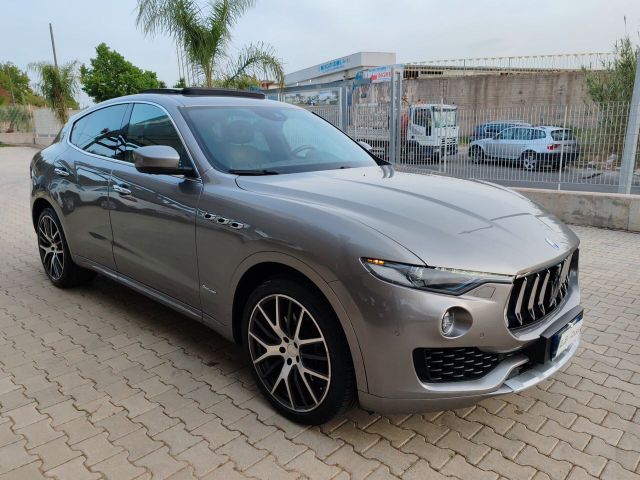 Maserati Levante V6 Diesel 275 CV AWD Granlusso