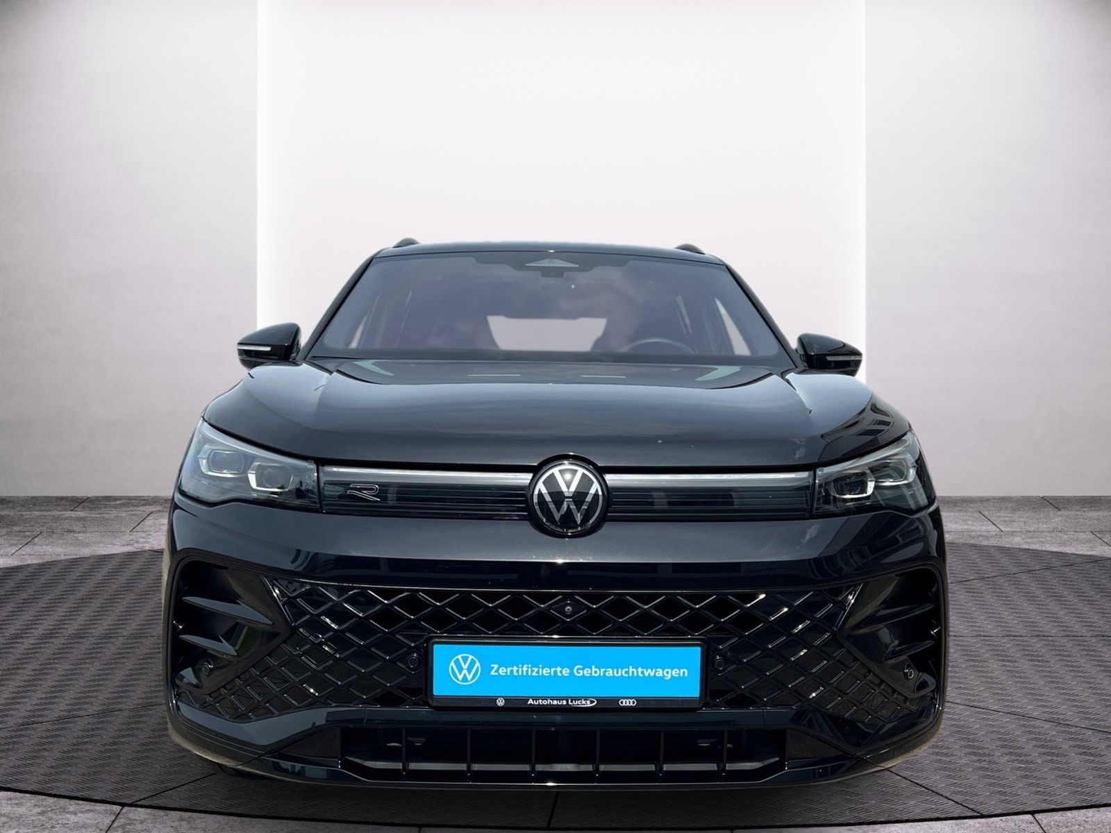 Volkswagen Tiguan R-Line BlackStyle 2.0 TDI Pano AHK Stan foto 4