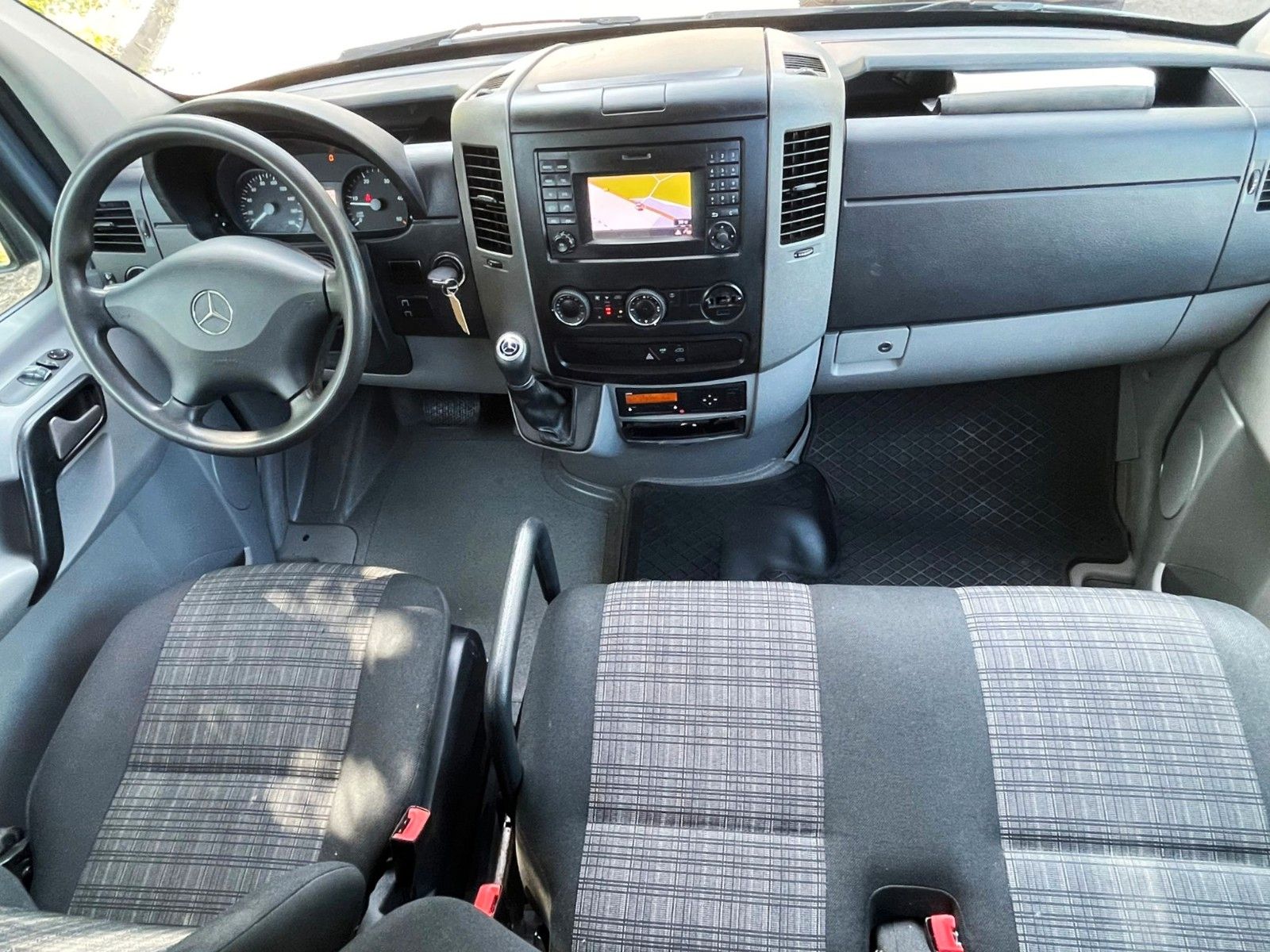 Fahrzeugabbildung Mercedes-Benz SPRINTER DOKA MAXI AUTOMATIK KLIMA  NAVI LUFTFED