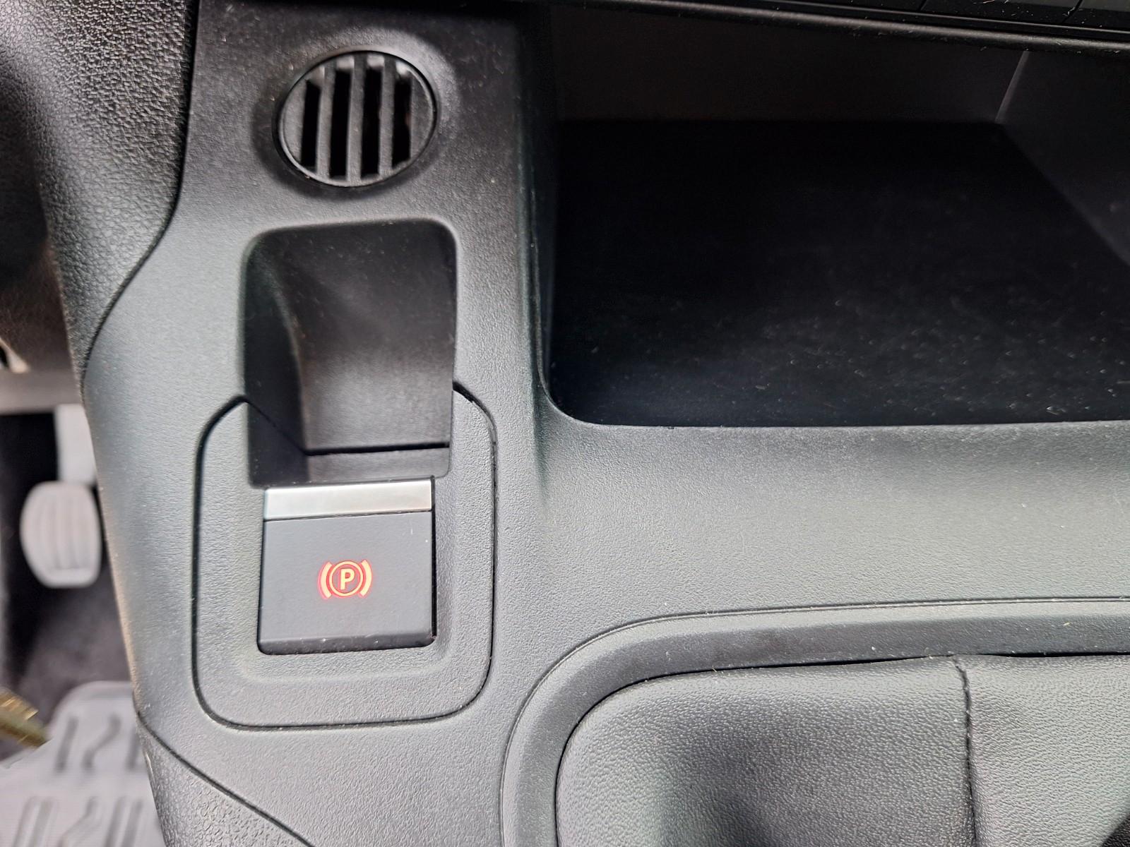 Citroën Berlingo Feel M NAVI DAB PDC RFK SHZ LMF GJR