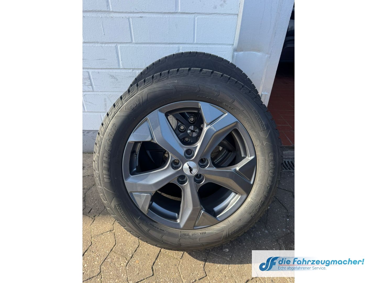 Fahrzeugabbildung Ford Mustang MACH-E Premium AWD Navi Digitales Cockpi