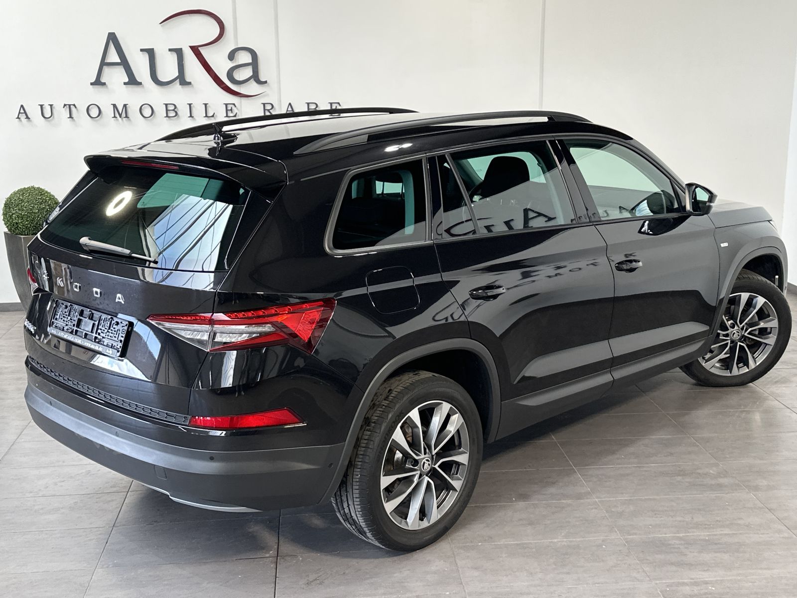 Fahrzeugabbildung SKODA Kodiaq 2.0 TDI DSG Tour NAV+LED+KAMERA+ACC+19ZO