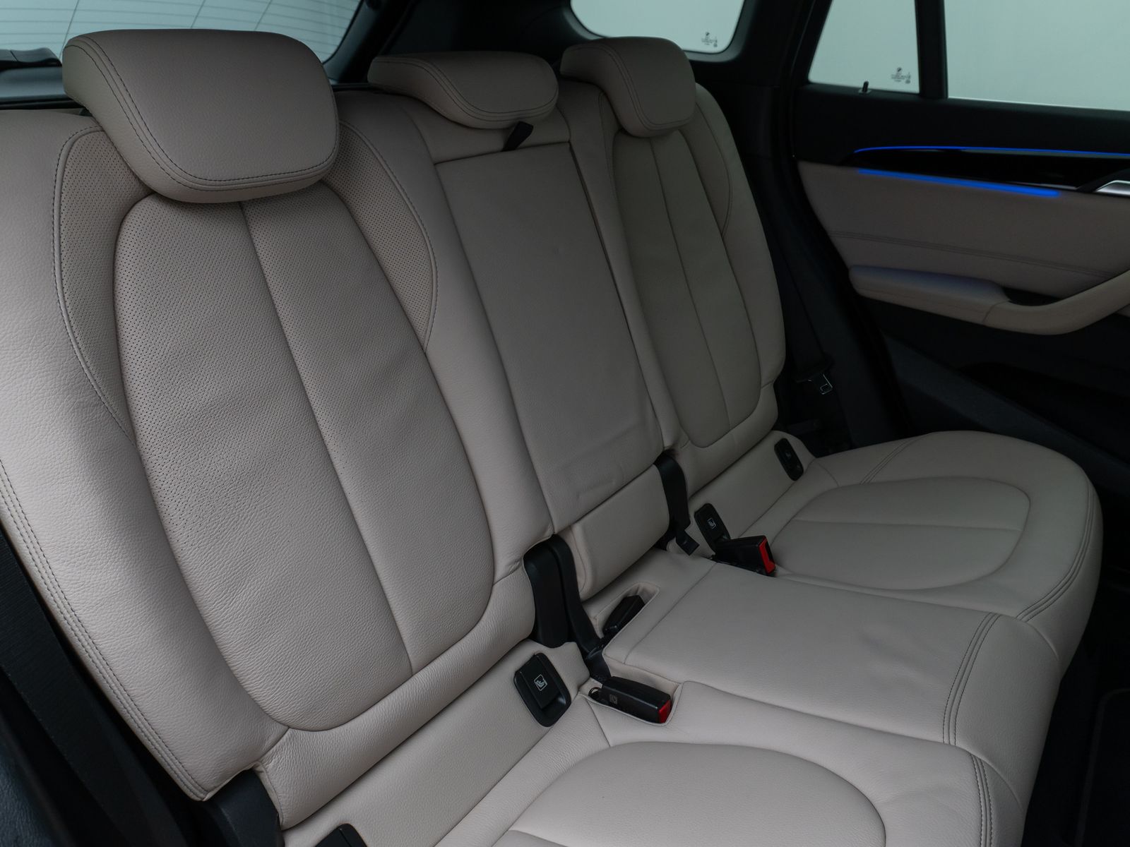 Fahrzeugabbildung BMW X1 xD20i xLine Kamera HUD DAB HiFi Komfort Sport