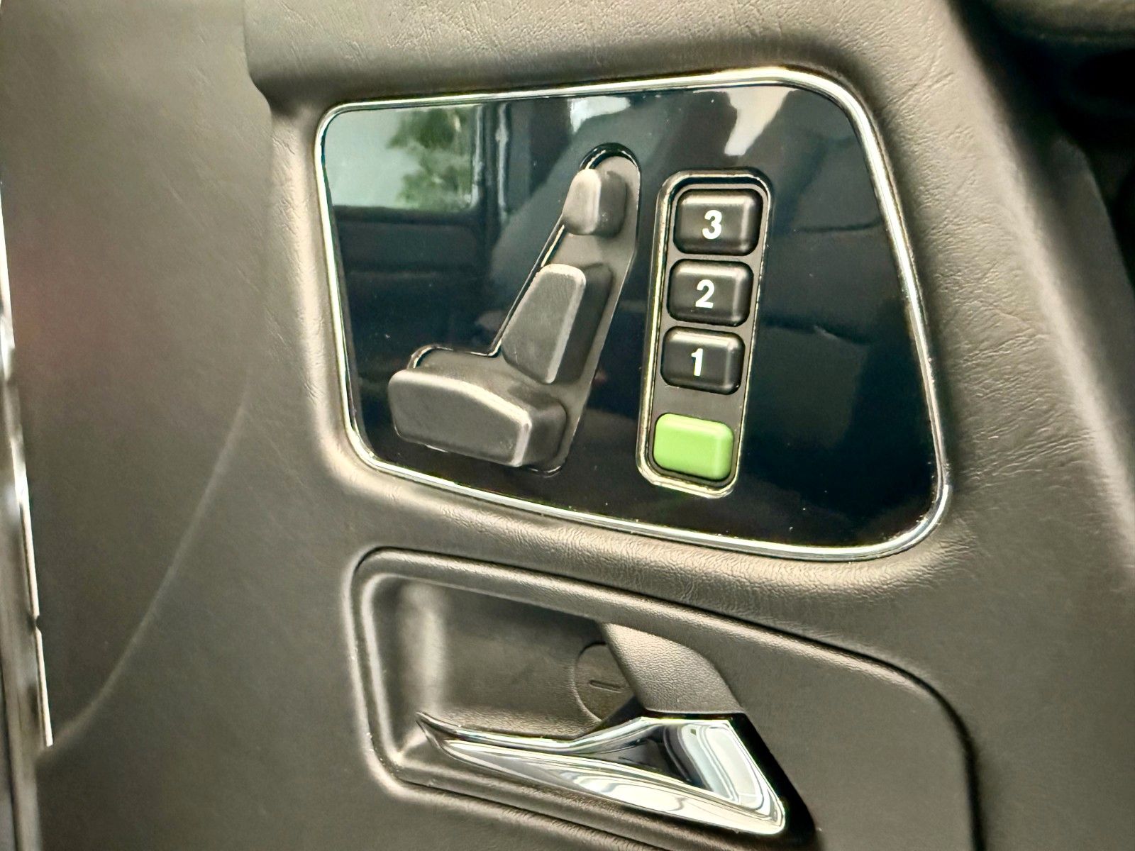 Fahrzeugabbildung Mercedes-Benz G 500 Cabrio - DESIGNO - COMAND