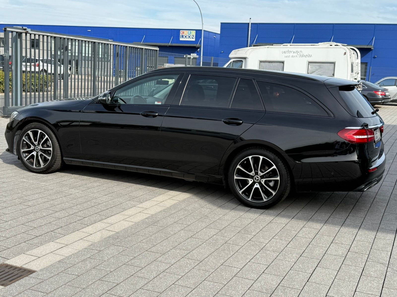 Fahrzeugabbildung Mercedes-Benz E 200 T Avantgarde NAVI KLIMAAUTO CAM LED SITZH.