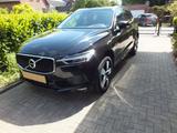 Volvo XC60 D4 Momentum Pro Geartronic Momentum Pro - Volvo in Kiel