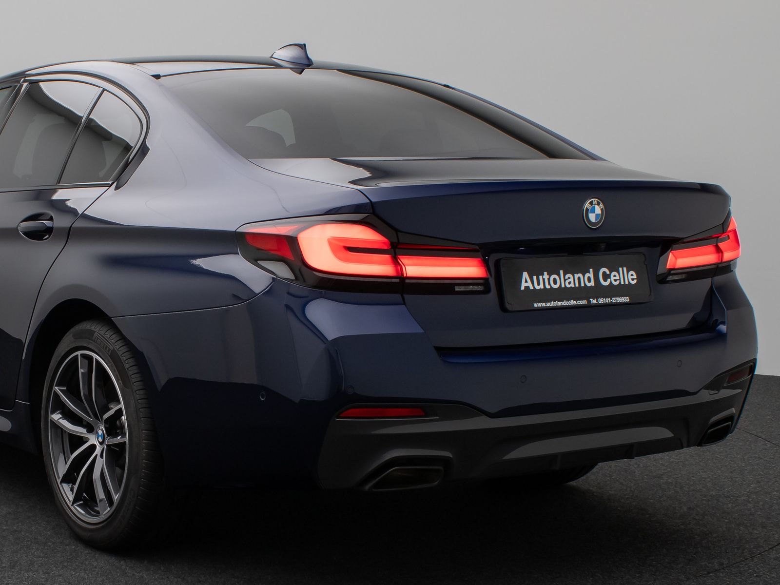 Fahrzeugabbildung BMW 540i xD M Sport Glasdach Kamera DAB H/K Massage