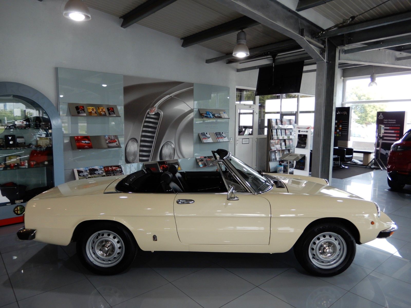 Fahrzeugabbildung Alfa Romeo Spider 1,6 Fastback TRAUMZUSTAND