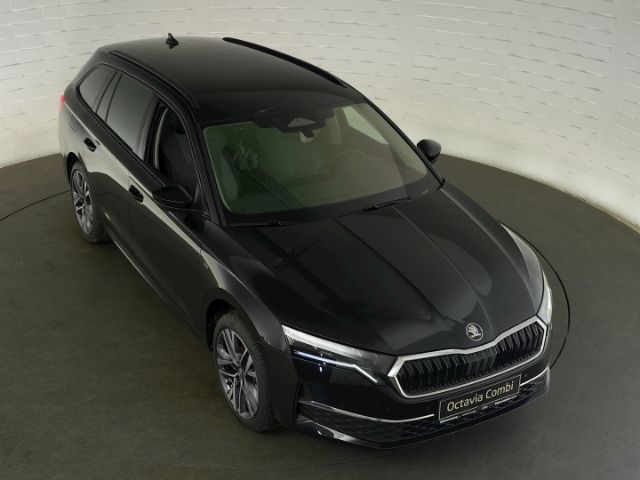 Octavia COMBI TOUR TSI+AHK+NAVI+SITZ-/LENKRADHEI