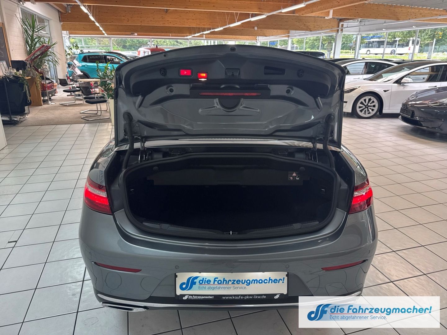 Fahrzeugabbildung Mercedes-Benz E 220 -Klasse Cabrio d  Navi Leder Memory Sitze