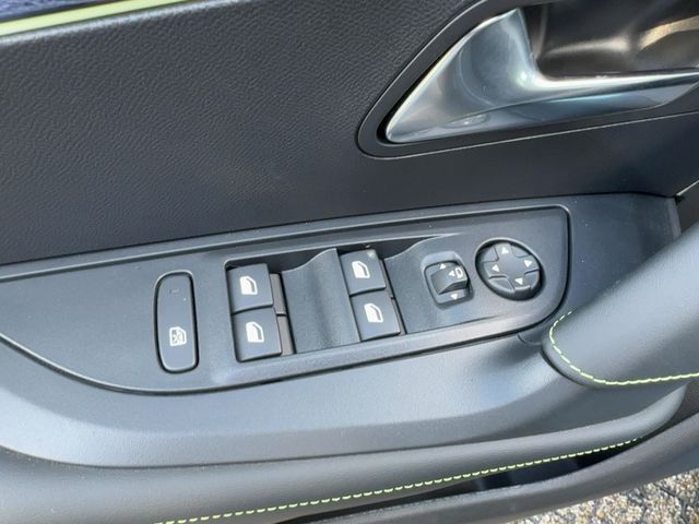 Foto Nummer 13: PEUGEOT 2008