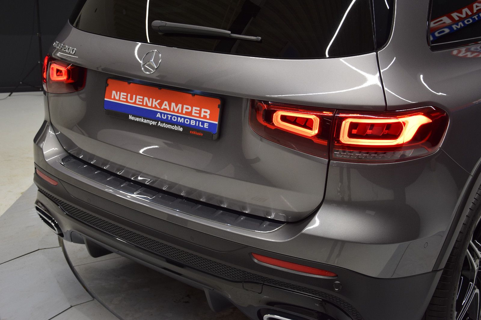 Fahrzeugabbildung Mercedes-Benz GLB 200 AMG Line 7Sitze Pano Ambi Widescreen AHK