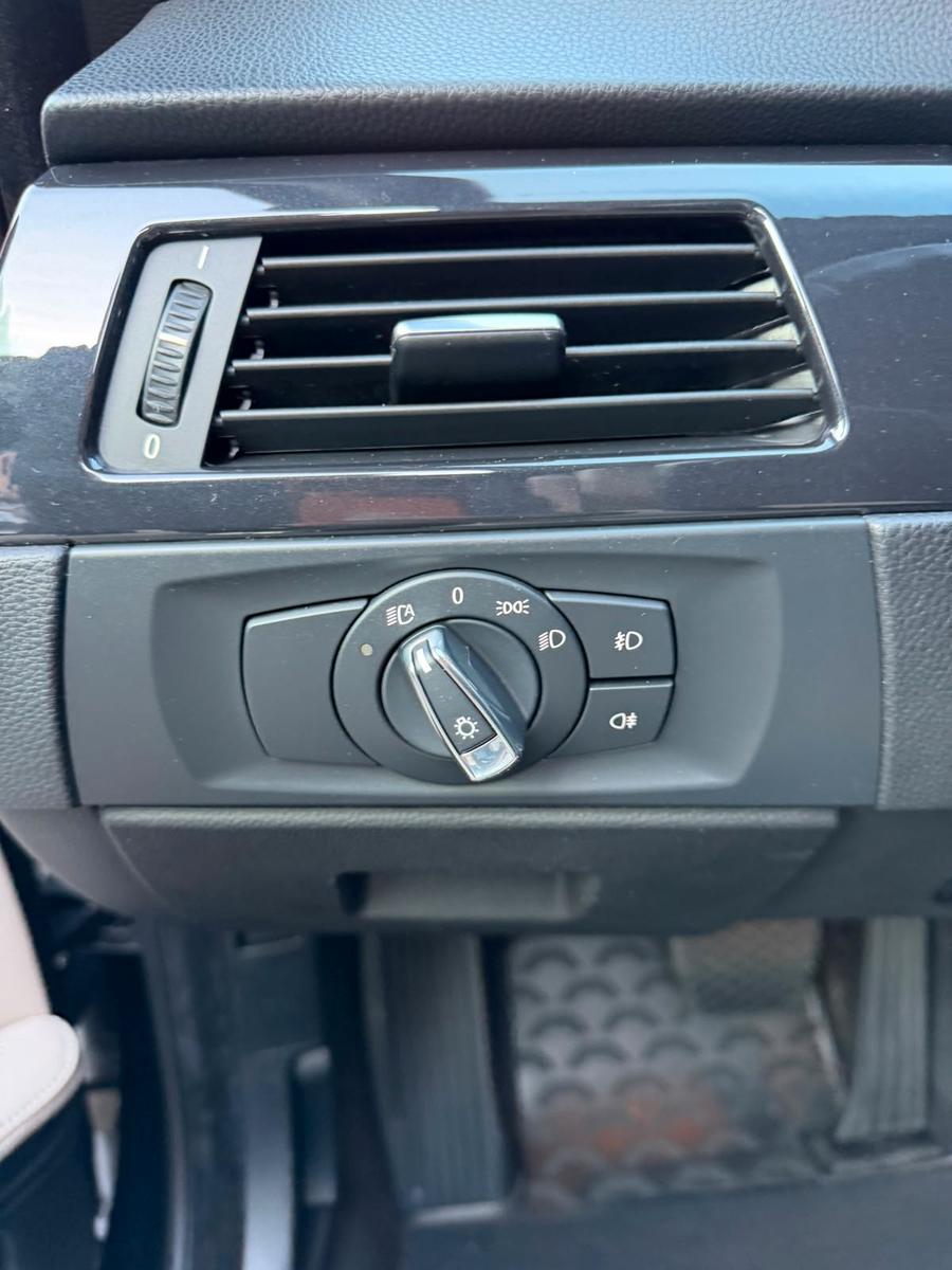 BMW 330 i Cabrio *Automa./Navi/SHZ/Leder/Tüv 02/2028