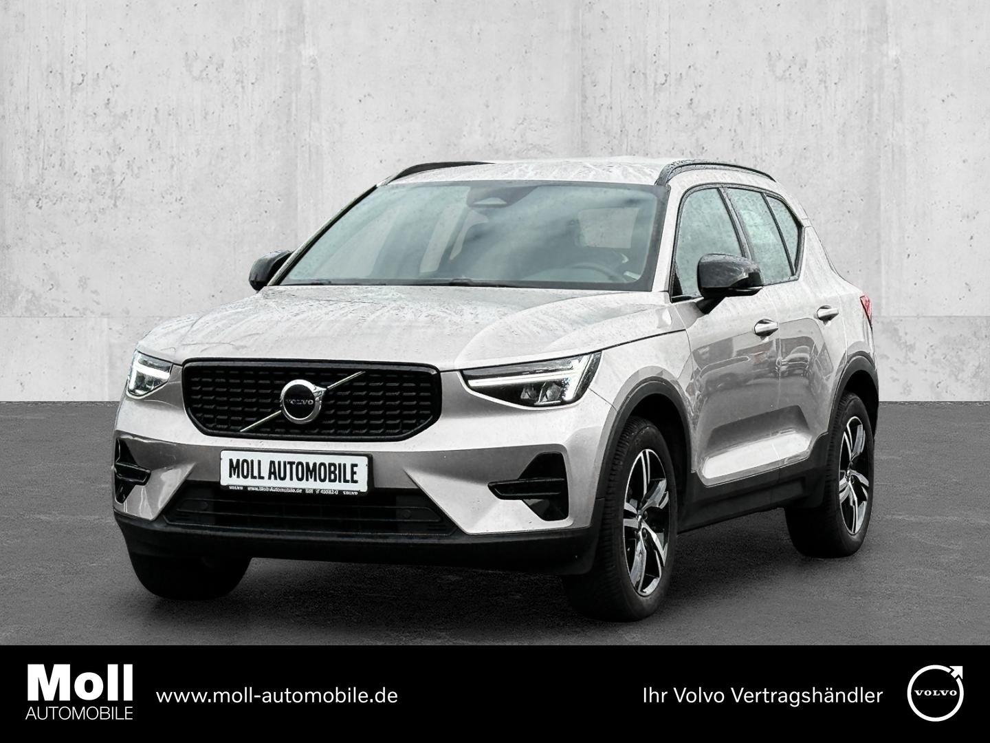 Volvo XC40 B3 Benzin Plus Dark 2WD AHK Memory Sitze Ha