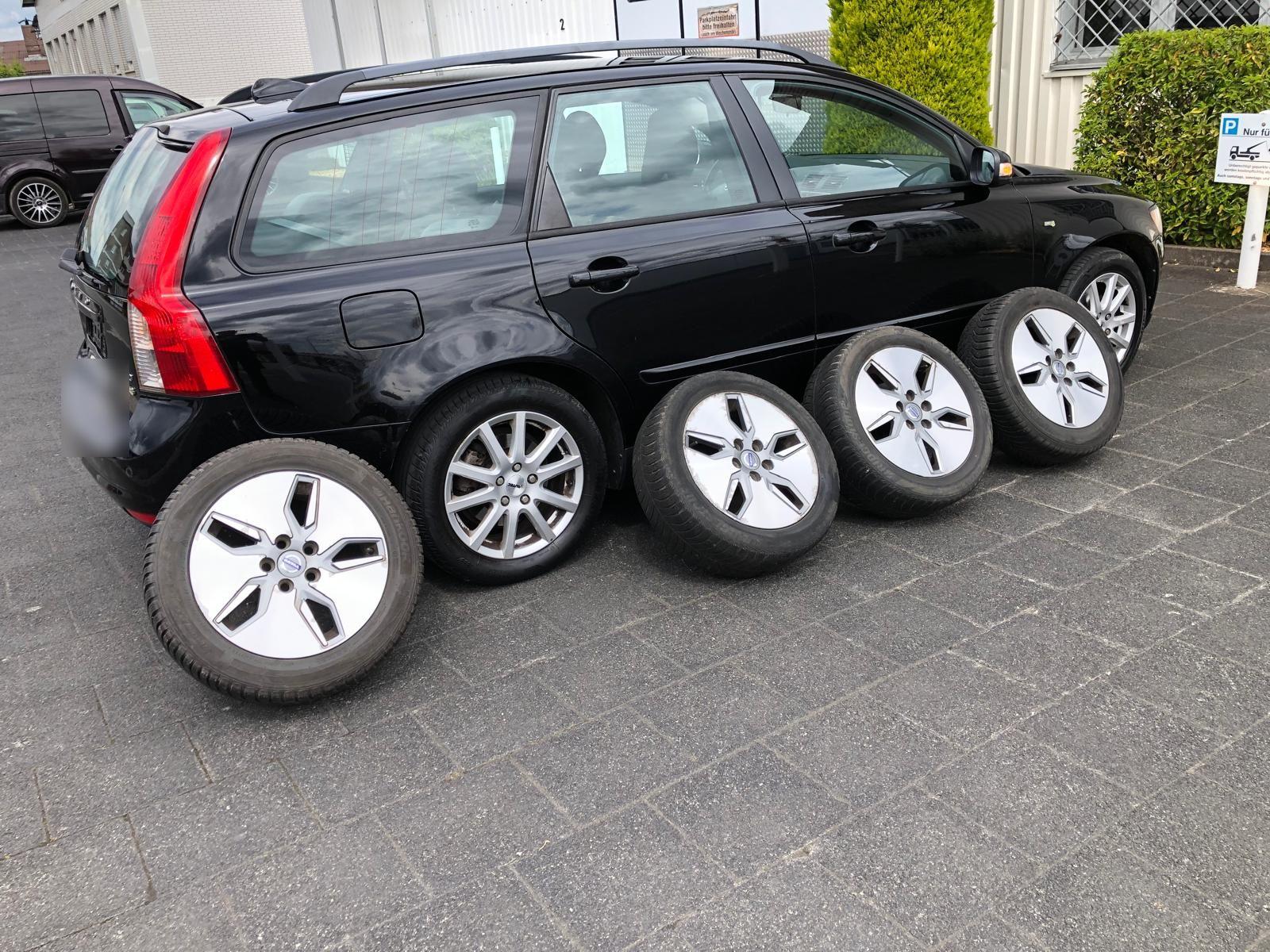 Volvo V50 2010 — rear view