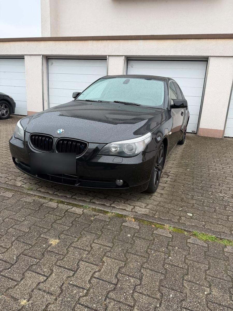 BMW 523