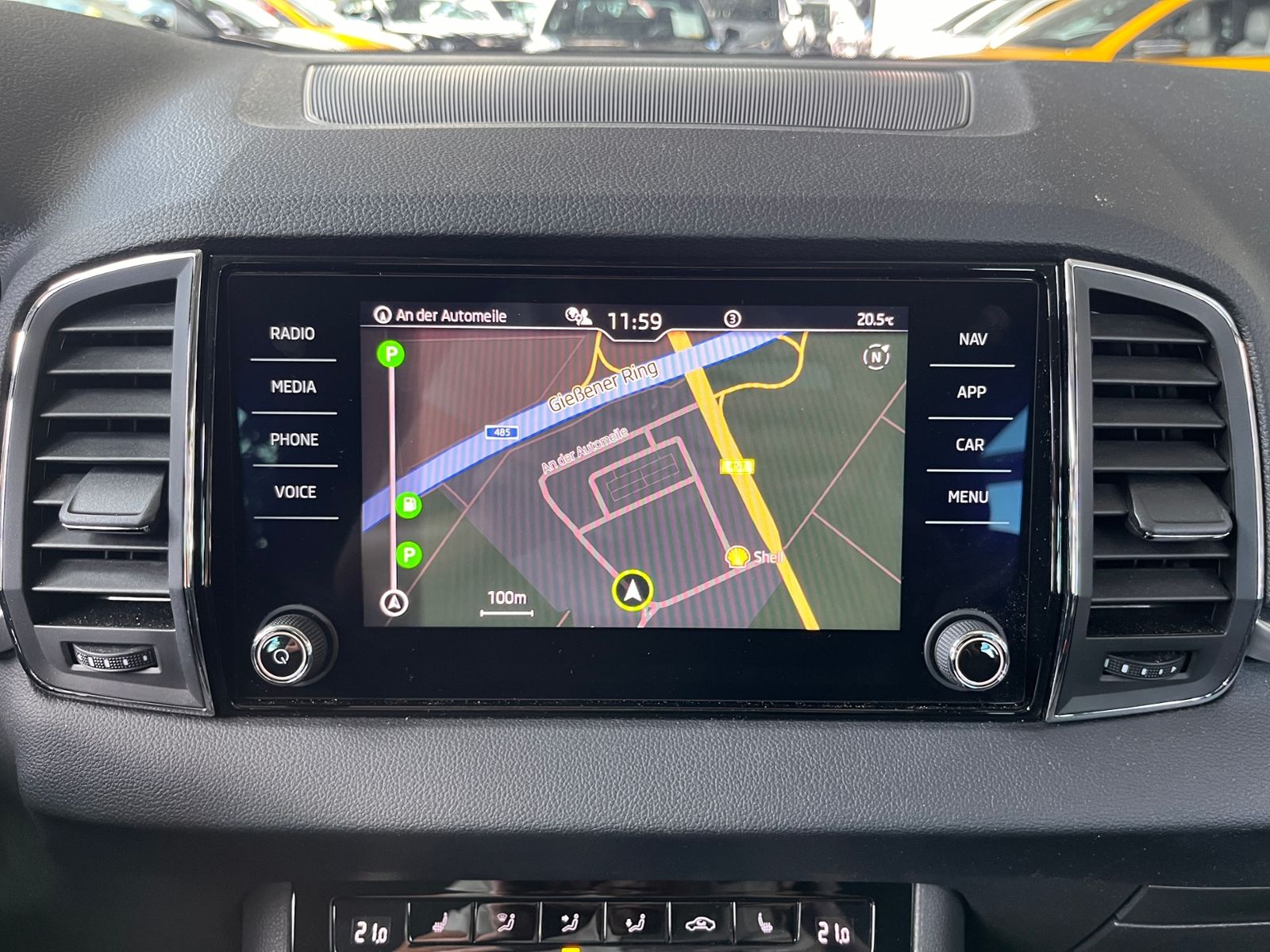 Fahrzeugabbildung SKODA Karoq Clever ACC RFK LED NAVI