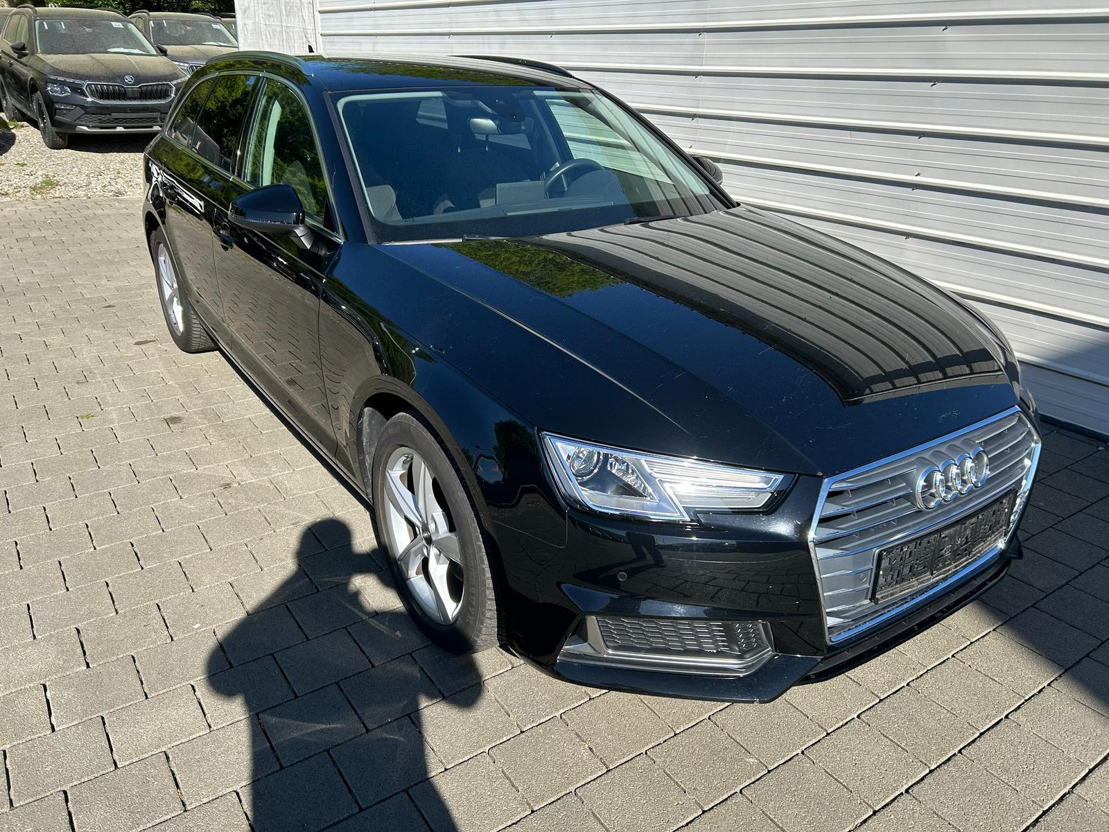 Audi A4 Avant 40 TFSI mHEV, Tiptronic Navi*SHZ*3Z Kli