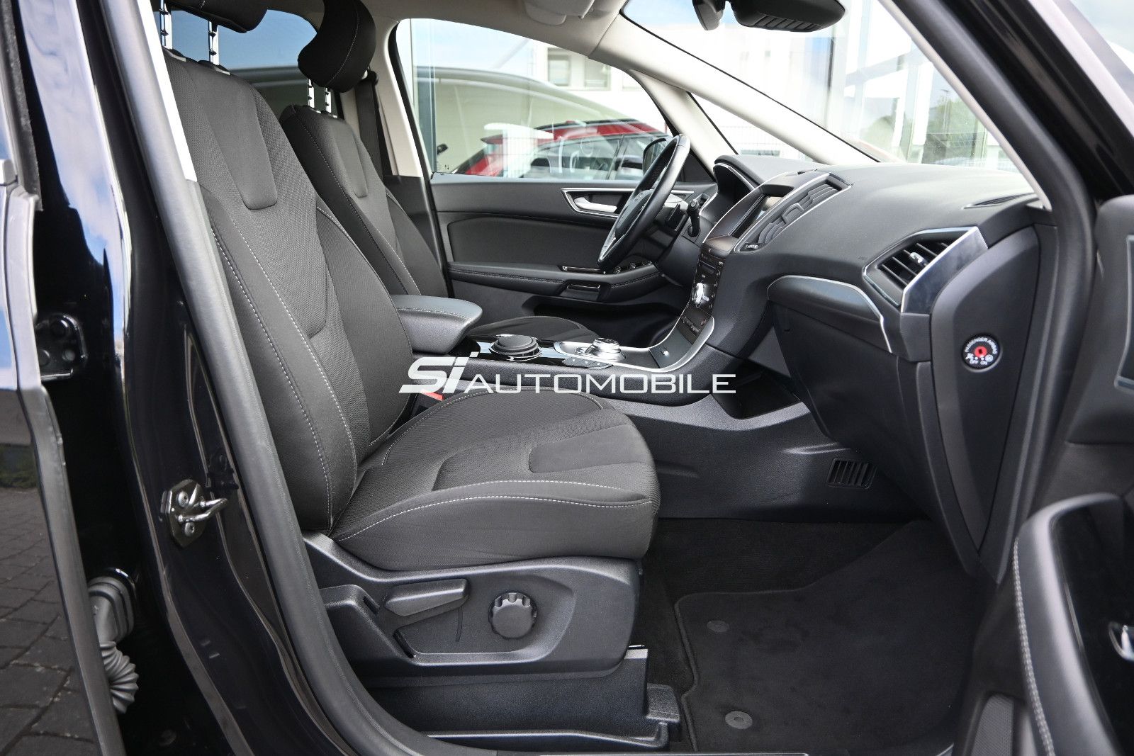 Fahrzeugabbildung Ford S-Max 2.0 d 140kW 4x4 Titanium °ACC°AD.LED°2xKAM