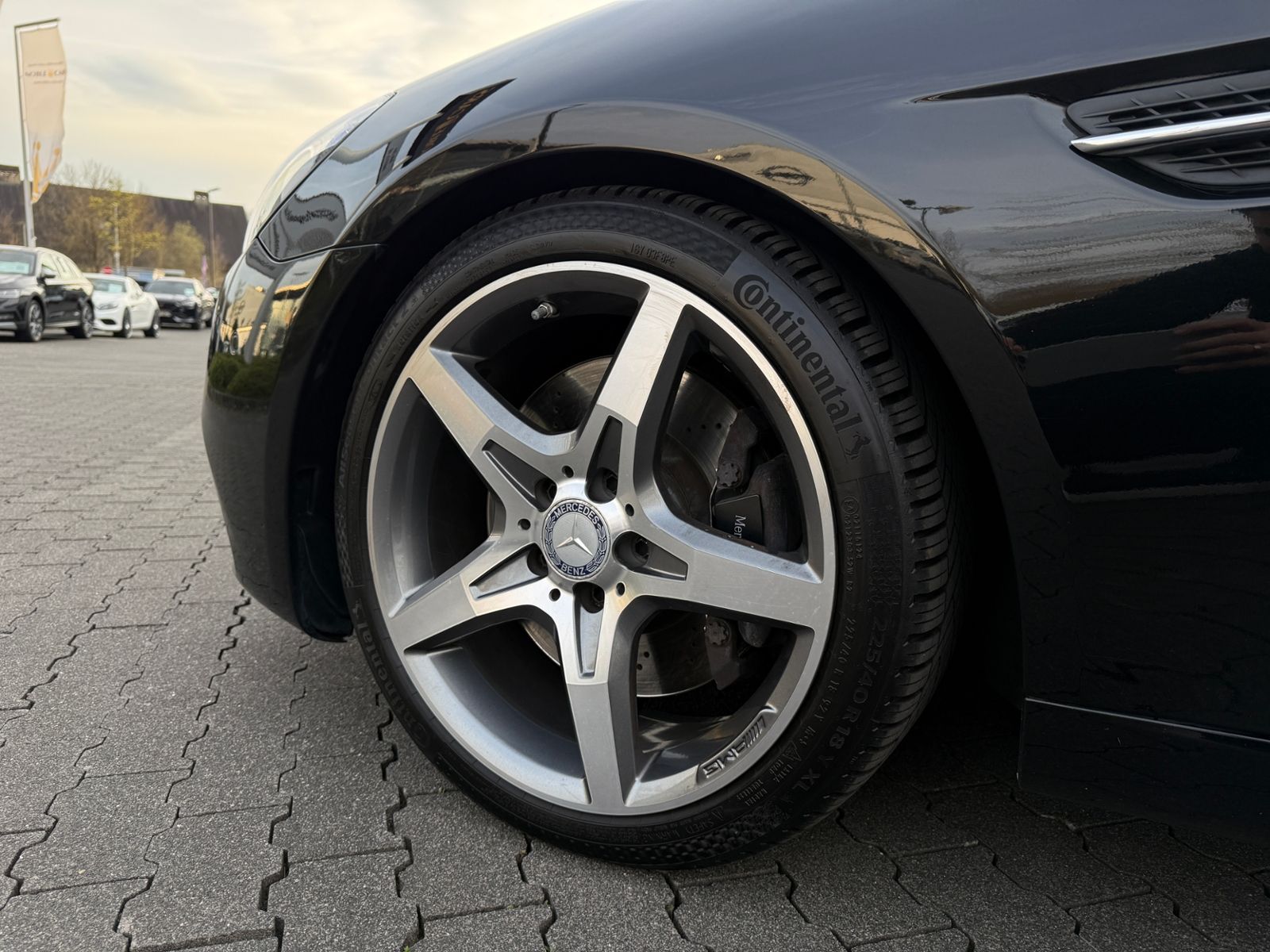 Fahrzeugabbildung Mercedes-Benz SLC 300 9G AMG Line MEMORY LED ACC