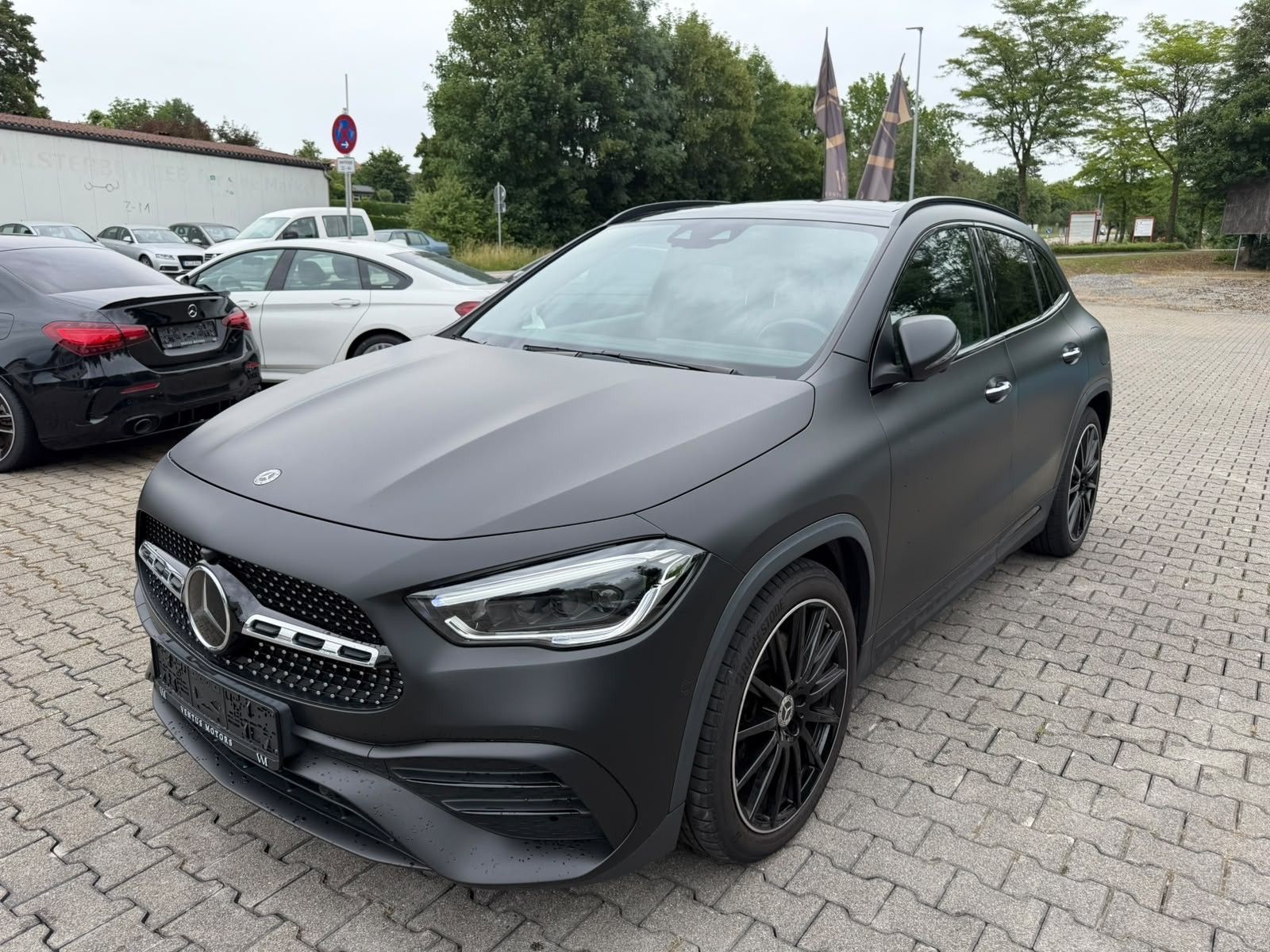 MERCEDES-BENZ GLA 250  4M AMG PanoNight Memo Keyless 