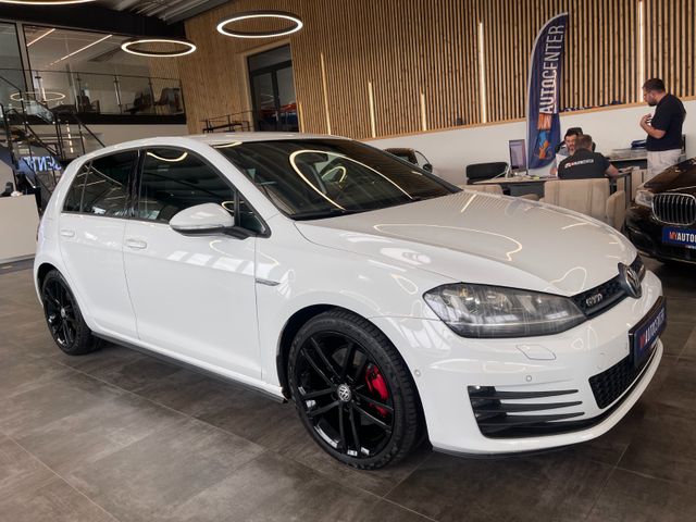 Volkswagen Golf VII Lim. GTD BMT *NAVI*SZHZ*PDC*BI-XENON*