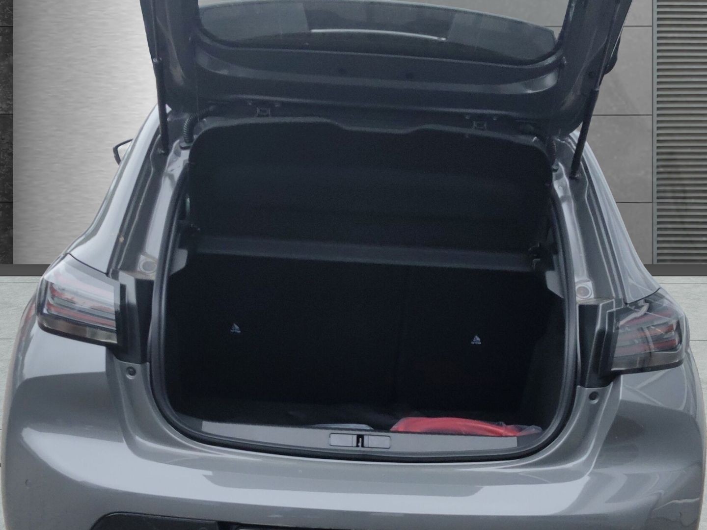 Peugeot e-208 - Bild 5