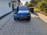 Volkswagen Tiguan 2.0 TDI SCR 147kW DSG 4MOTION R-Line ... - VW Tiguan mit Schiebetür
