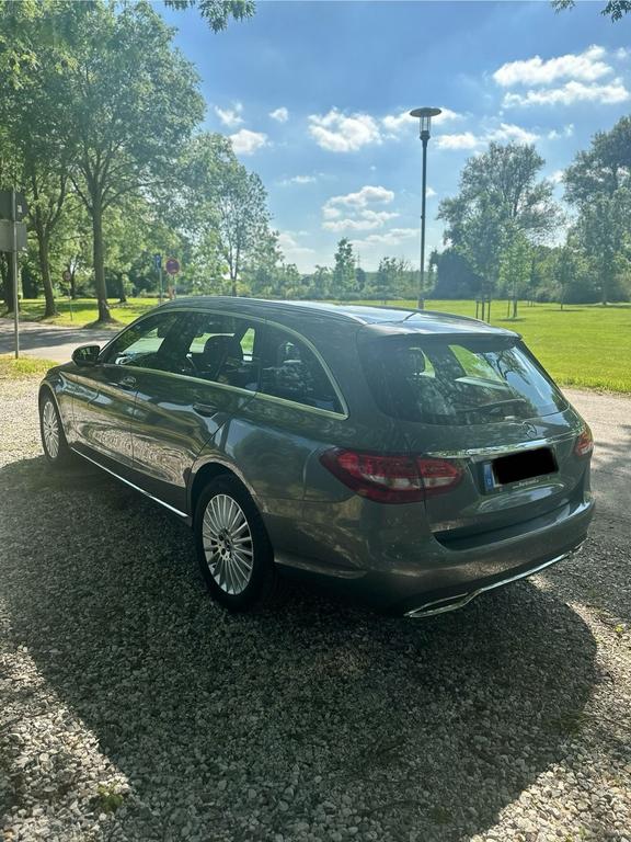Mercedes-Benz C 220