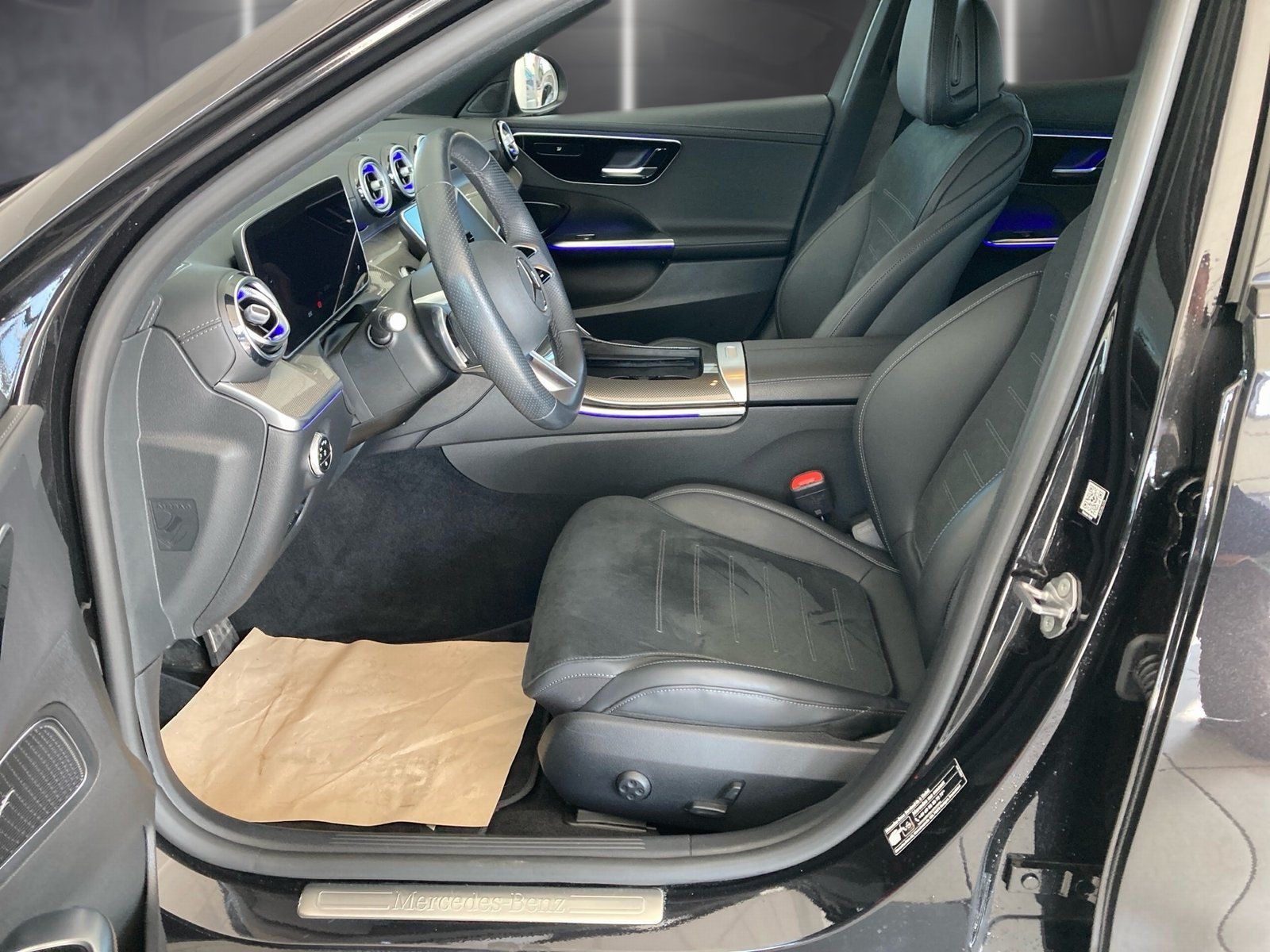 Fahrzeugabbildung Mercedes-Benz C 300 e AMG*Distro*360°*DIGITAL*Sound*Night*Totw