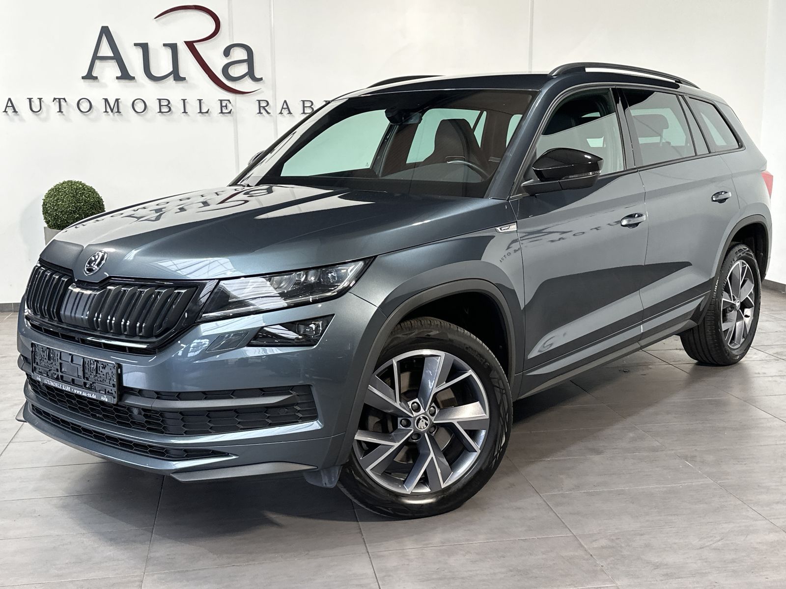Fahrzeugabbildung SKODA Kodiaq 4x4 Sportline NAV+LED+AHK+19ZO+CANTON+1HD
