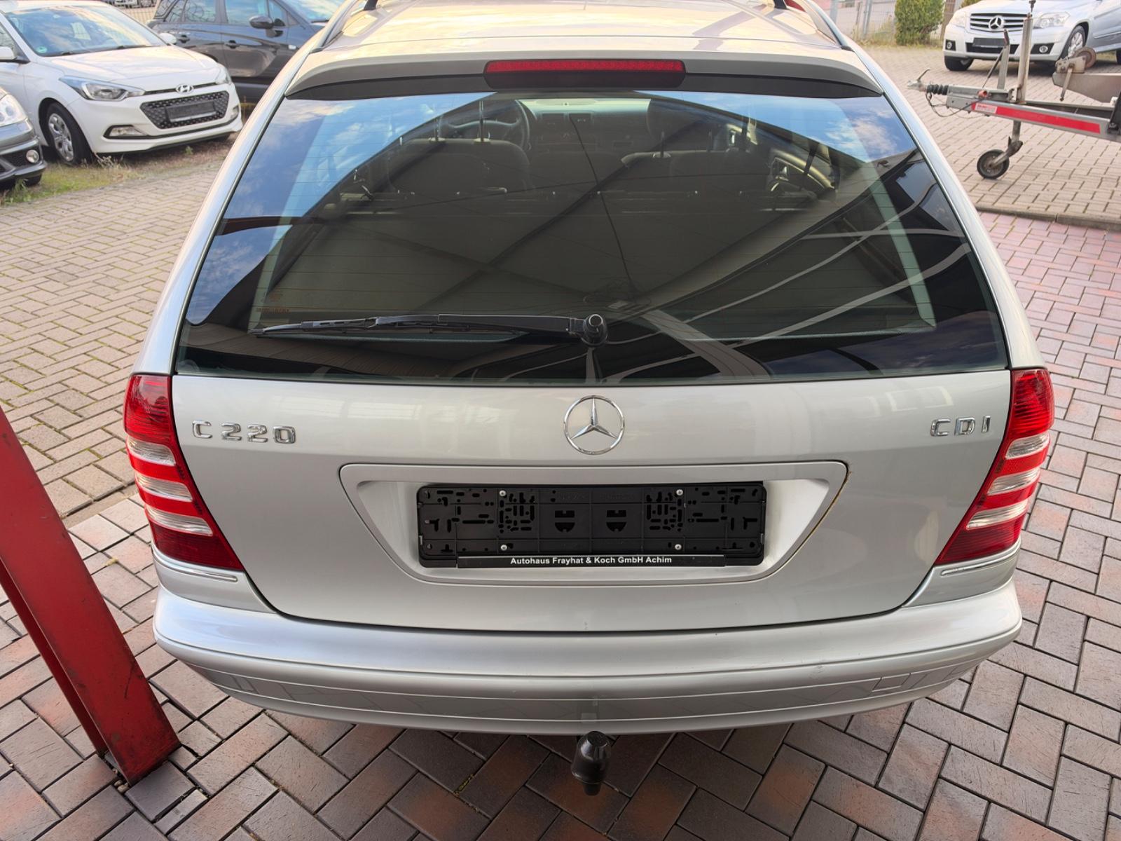 Mercedes-Benz C220 2005 — photo 5