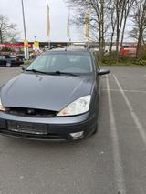 Ford Focus Kombi 1.6 Finesse - Ford Focus Finesse mit Benzin-Antrieb