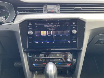 Volkswagen Passat - 8