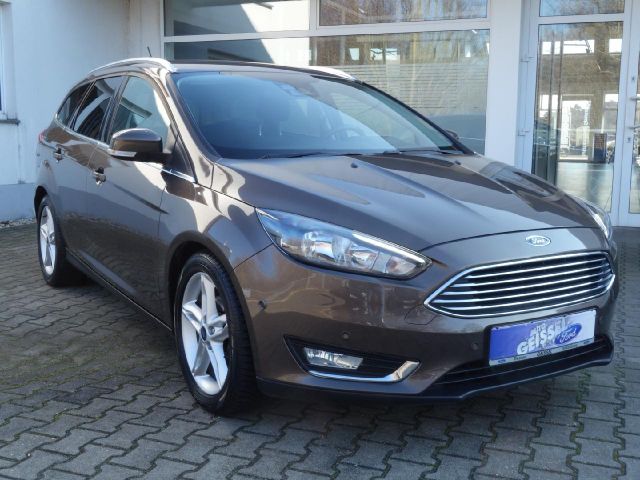 Ford Focus Turnier Titanium Navi Klima Winterp Parkas