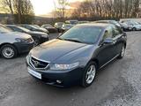 Honda Accord 2.0 Executive Executive - Honda Accord mit Benzin-Antrieb: Limousine, 2.0