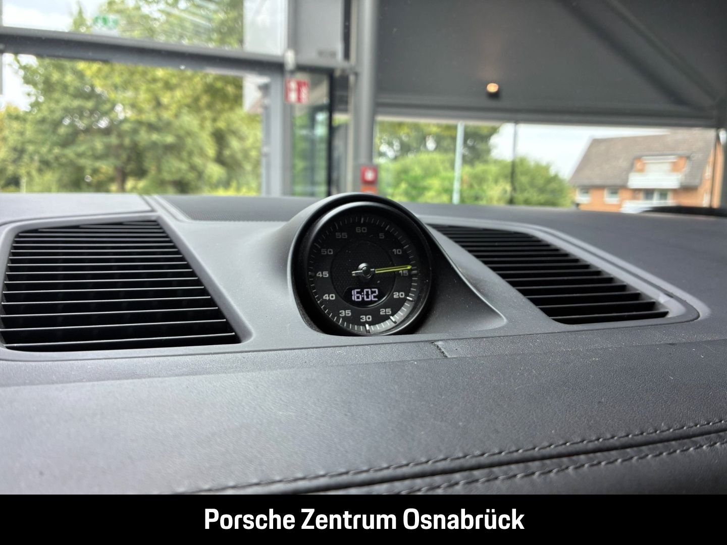 Porsche Cayenne E-Hybrid Pano AHK Luft 18-Wege Burmester foto 24