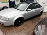 Audi A6, V8, 4,2 Liter 300 PS. - Audi A6 aus 2000: 2.8