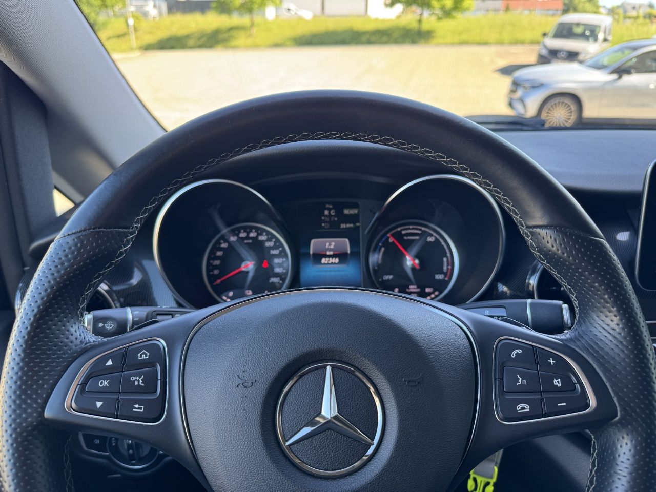 Fahrzeugabbildung Mercedes-Benz EQV 300 Lang Klima*LED*Tempomat*Heckträger*Navi