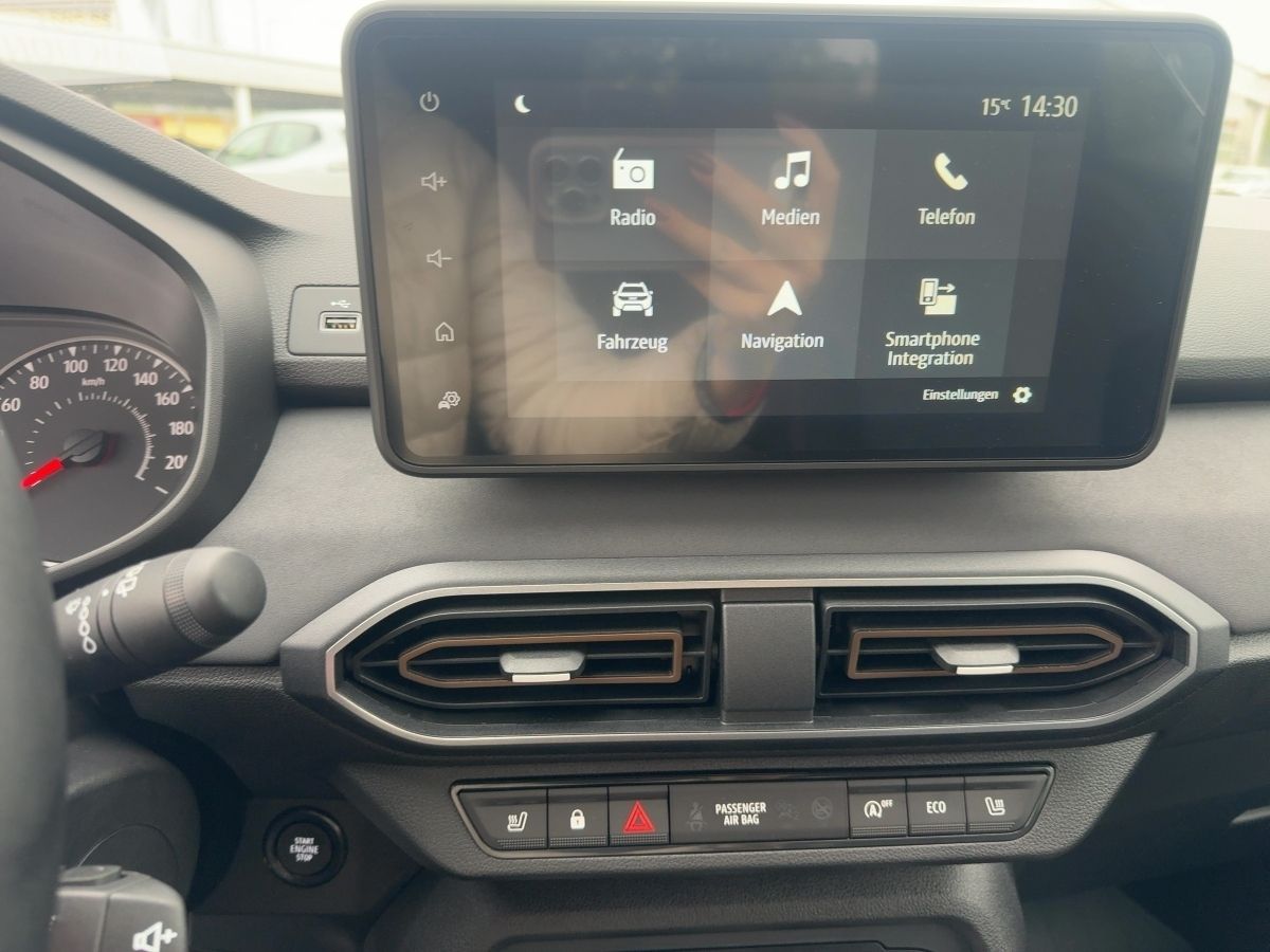 Fahrzeugabbildung Dacia Jogger Extreme+ TCe 110 7-Sitzer
