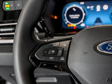 Ford Tourneo Connect 2.0 Titanium Assistenz-Paket