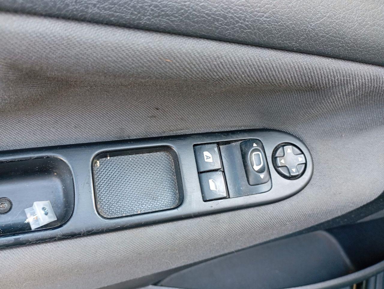 Peugeot 207 2009 — photo 8