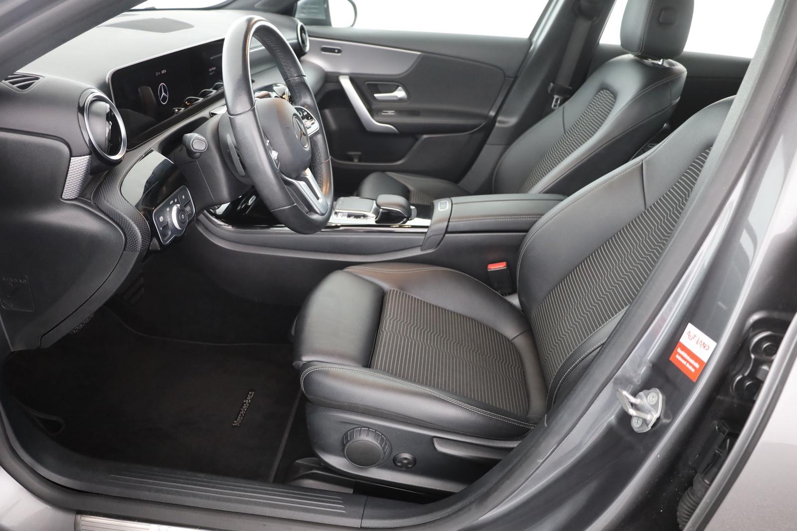Mercedes-Benz A250 Progressive LED Navi Sitzheizung Kamera AHK