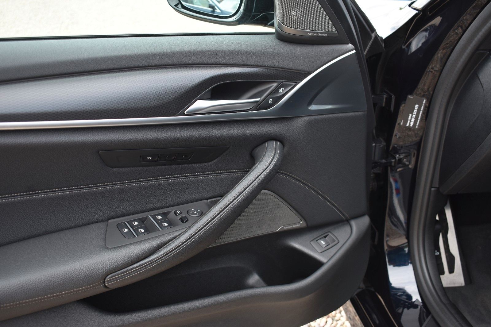 Fahrzeugabbildung BMW 530d Touring xDrive M Sport HUD H&K Pano Integra