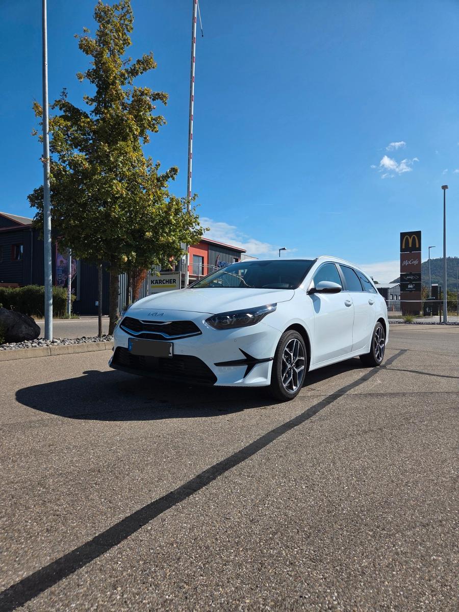 Kia cee'd Sportswagon 1.5 T-GDI DCT Vision Sport...