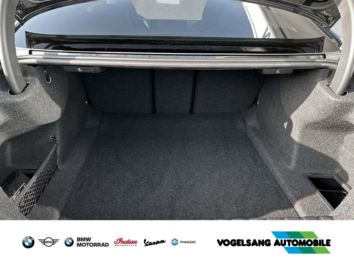 Fahrzeugabbildung BMW M440d xDrive Coupe,SurroundView,H&KSound,HeadUp