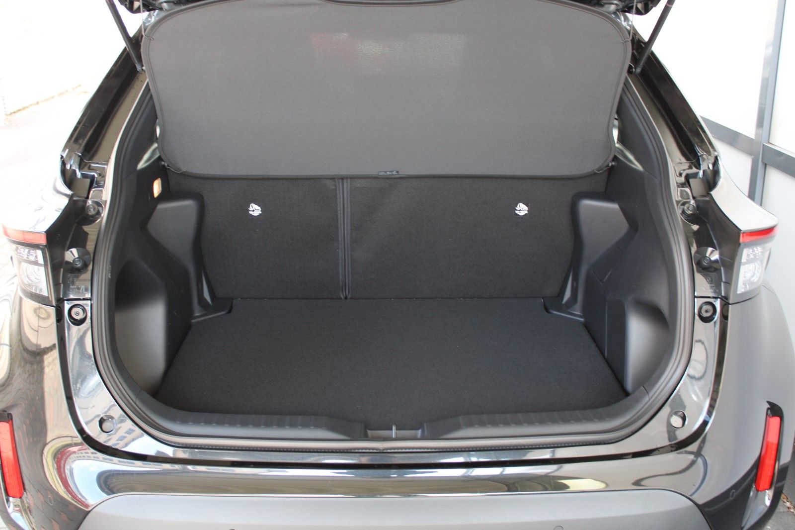 Fahrzeugabbildung Toyota Yaris Cross Hybrid Teamplayer+Winter+Safety