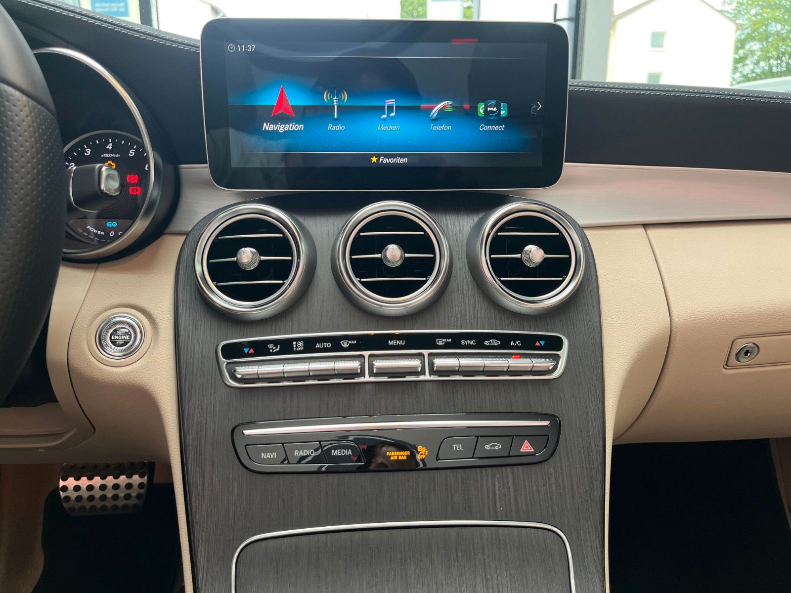 Fahrzeugabbildung Mercedes-Benz C 200 Cabrio AMG-Line*Airscarf*Park-Paket*