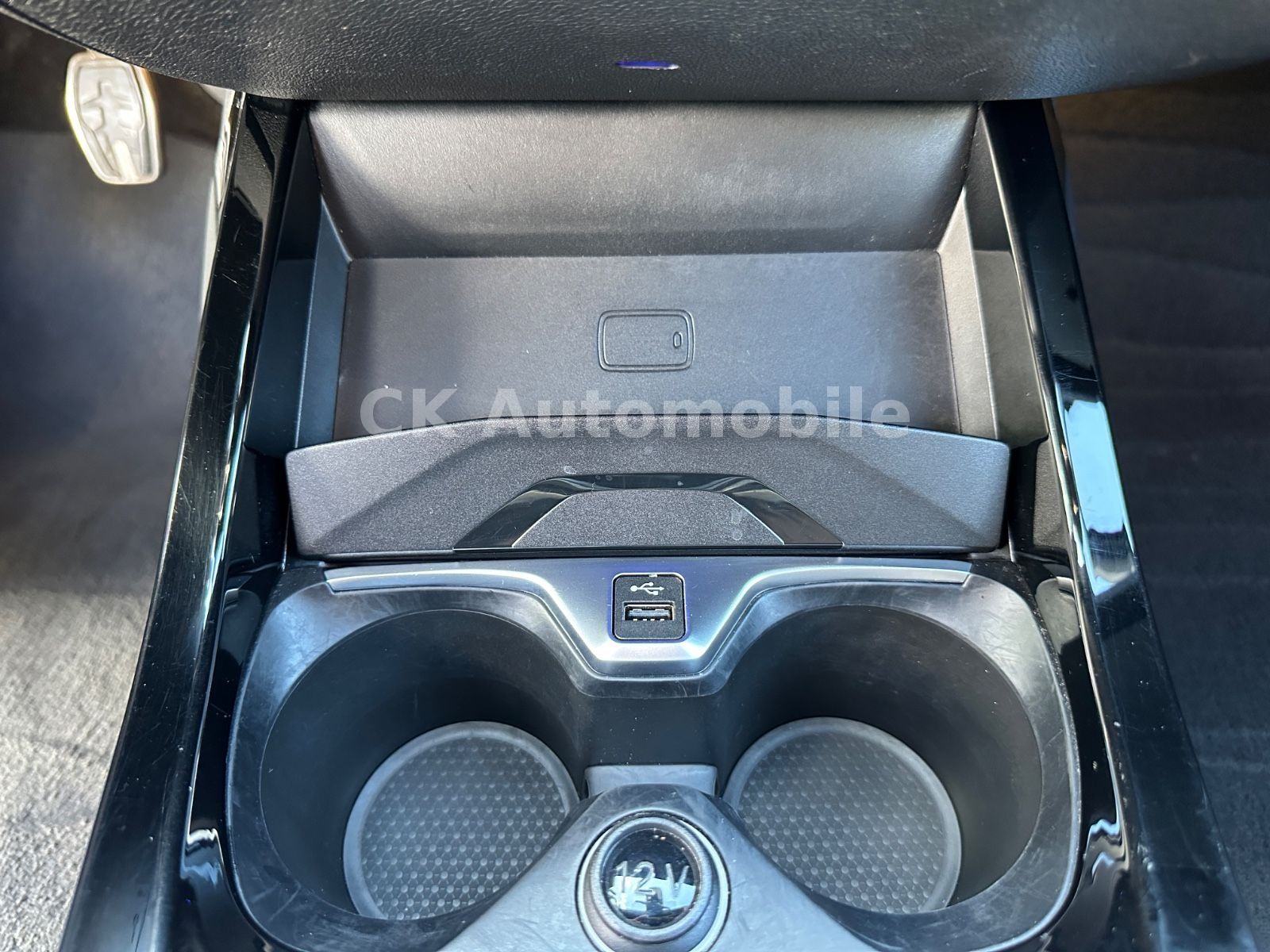 Fahrzeugabbildung BMW 118d M-Sport Shadow-Line/Navi/LED/PDC